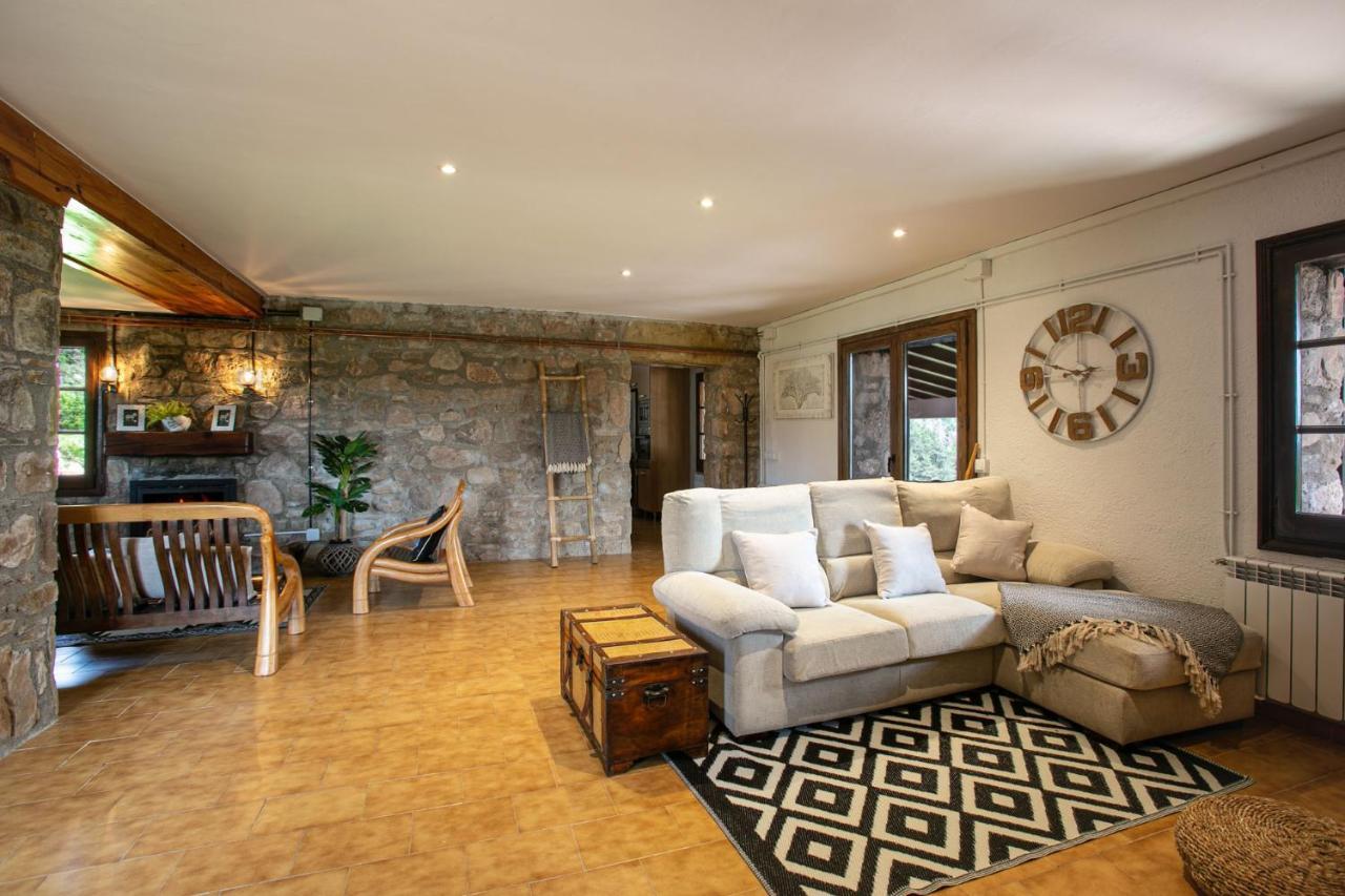 Castellpalom Villa รีโปลล์ ภายนอก รูปภาพ